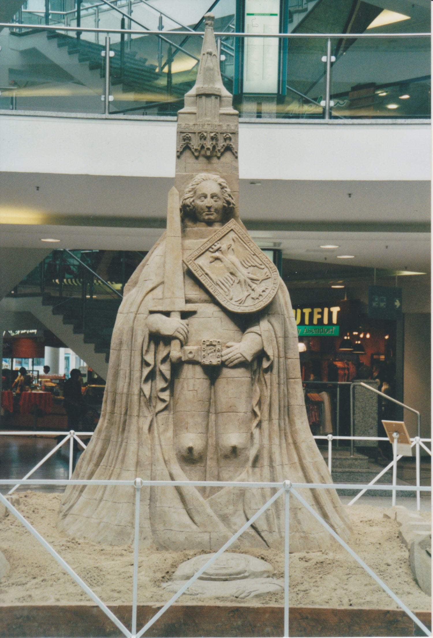 Sandskulptur Einkaufszentrum 1